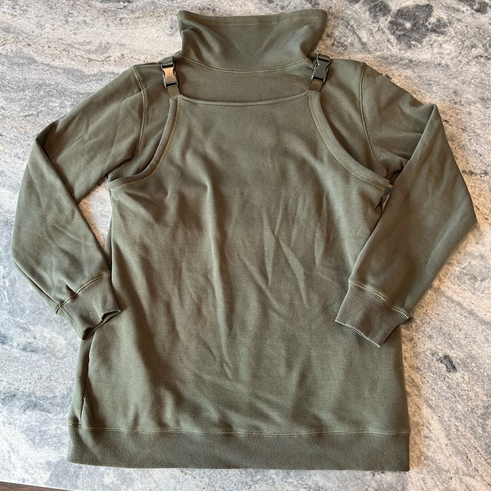 Latched Mama Buckle & Go Babywearing Pullover size M
